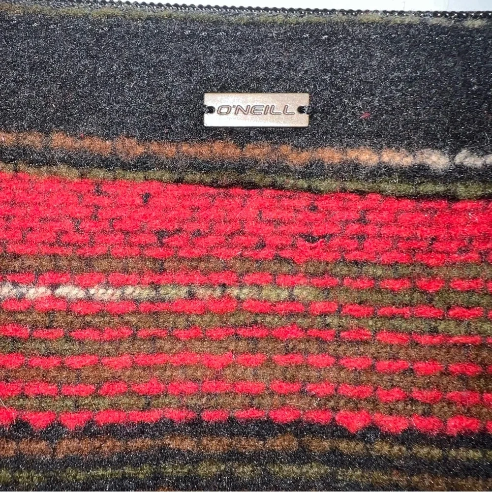 O’Neill wristlet red black